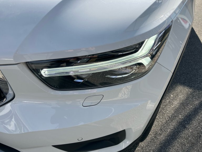 Bild 11: VOLVO PKW XC40 T2 Momentum Pro