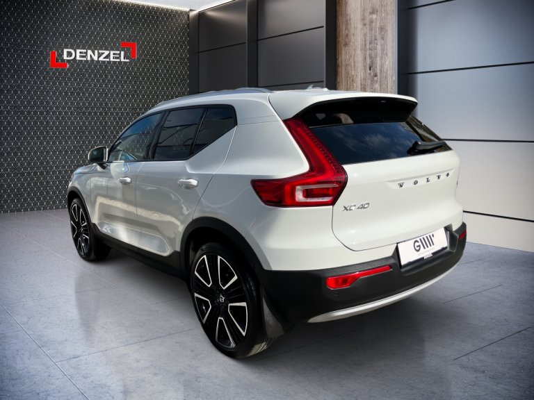 Bild 2: VOLVO PKW XC40 T2 Momentum Pro