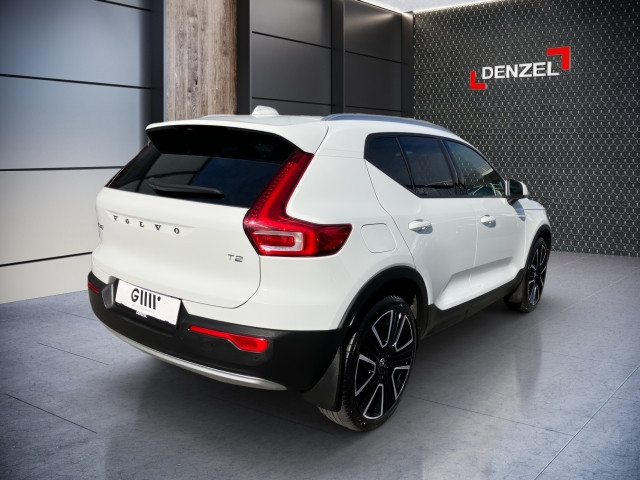 Bild 3: VOLVO PKW XC40 T2 Momentum Pro