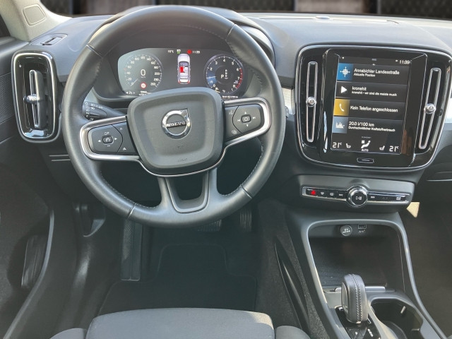 Bild 6: VOLVO PKW XC40 T2 Momentum Pro