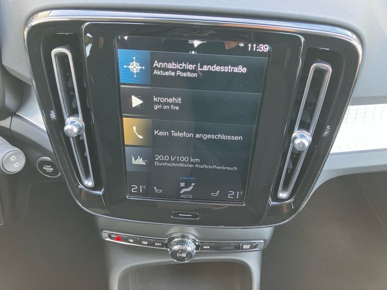 Bild 7: VOLVO PKW XC40 T2 Momentum Pro