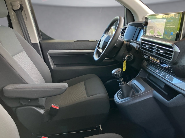 Bild 10: Toyota Proace Verso 2,0 l, 145 Shuttle Medium