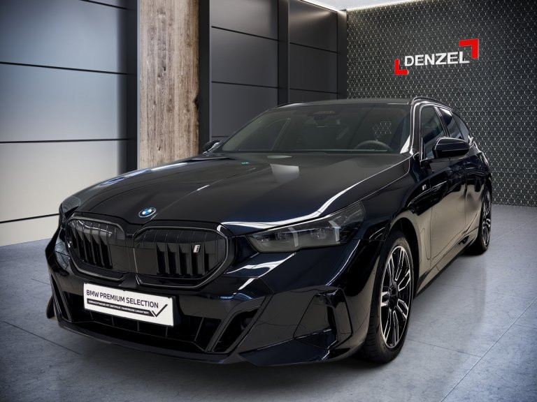 Bild 1: BMW i5 xDrive40 Touring
