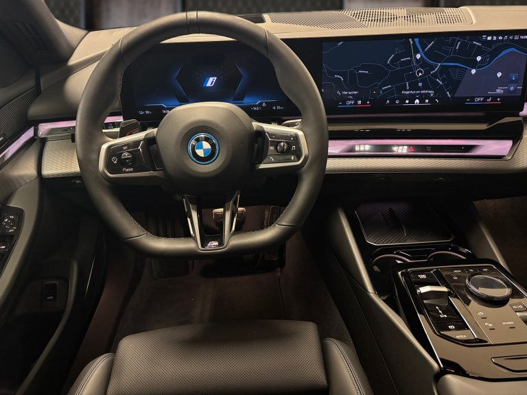 Bild 6: BMW i5 xDrive40 Touring