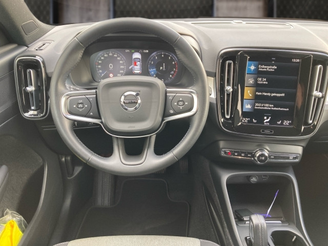 Bild 6: VOLVO PKW XC40 T3 Momentum Pro Geartronic