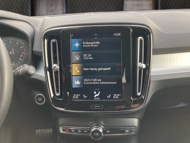 Bild 7: VOLVO PKW XC40 T3 Momentum Pro Geartronic