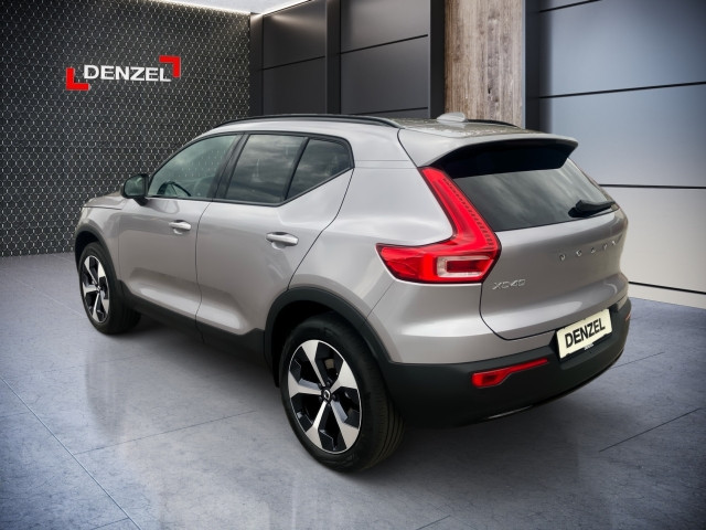 Bild 1: VOLVO PKW XC40 Plus, B3 Mild Hybrid, Benzin, Dark