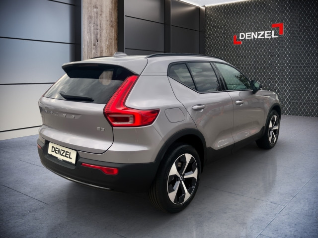 Bild 3: VOLVO PKW XC40 Plus, B3 Mild Hybrid, Benzin, Dark