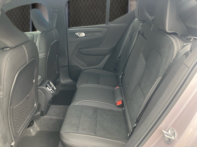 Bild 7: VOLVO PKW XC40 Plus, B3 Mild Hybrid, Benzin, Dark