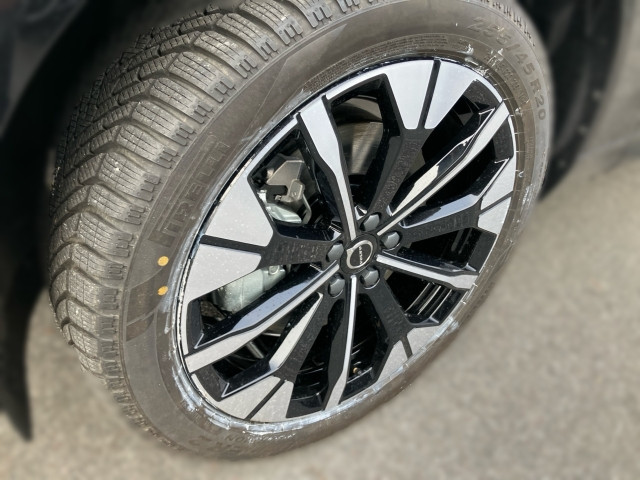 Bild 4: VOLVO PKW XC60 Plus, T6 AWD Plug-in Hybrid, Elektrisch/Benzin, Dark