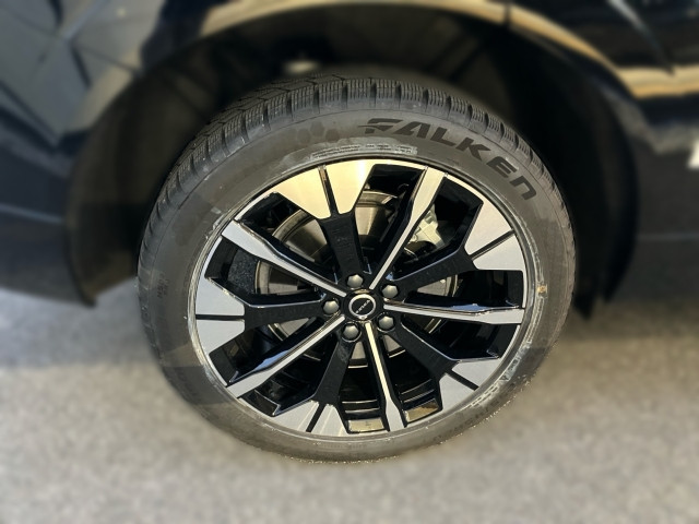 Bild 4: VOLVO PKW XC60 Plus, T6 AWD Plug-in Hybrid, Elektrisch/Benzin, Dark