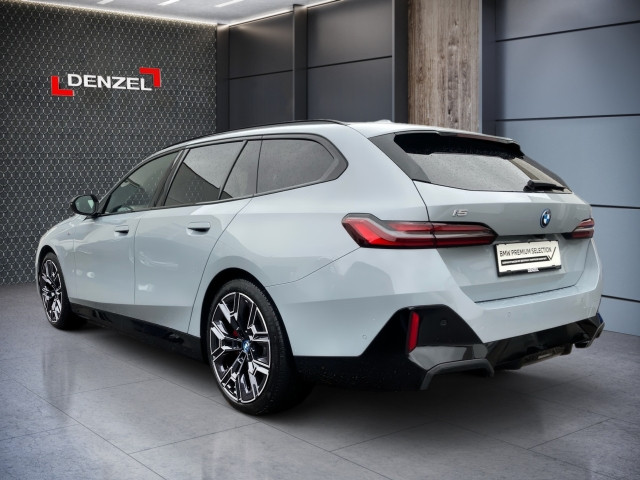 Bild 2: BMW i5 xDrive40 Touring