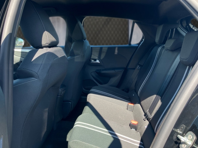 Bild 8: Opel Corsa. GS. 1.2  Dire