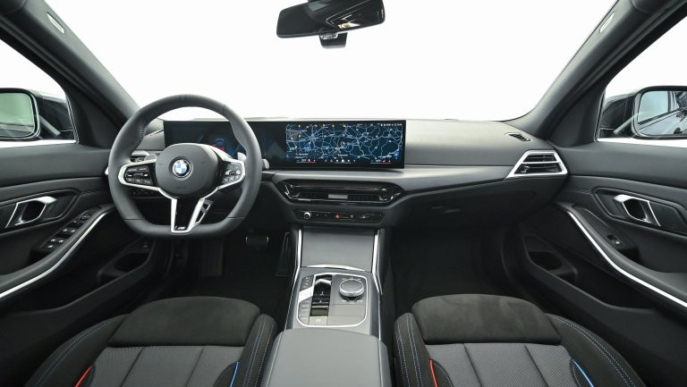 Bild 1: BMW 318i Touring G21