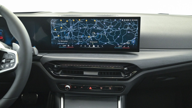 Bild 2: BMW 318i Touring G21