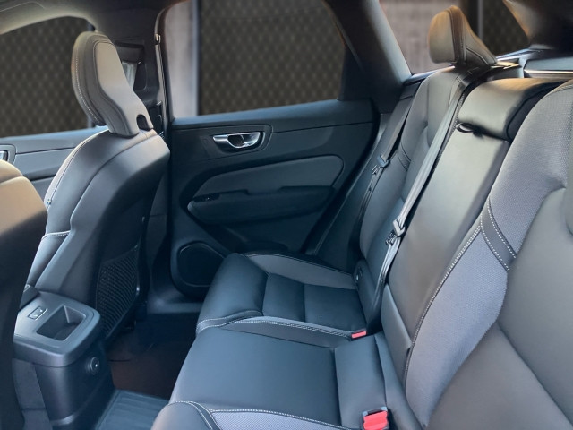 Bild 8: VOLVO PKW XC60 Black Edition Ultra, T6 AWD Plug-in Hybrid, Elektrisch/