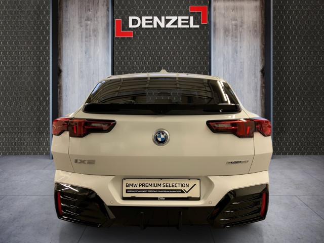 Bild 10: BMW iX2 eDrive20 U10 HB0
