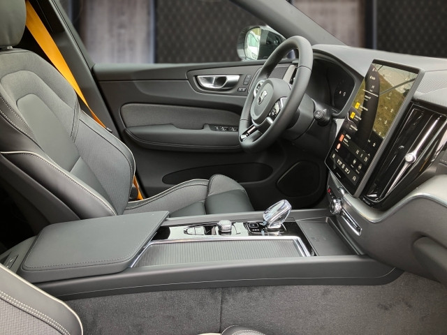 Bild 5: VOLVO PKW XC60 Polestar Engineered, T8 AWD Plug-in Hybrid, Elektrisch/