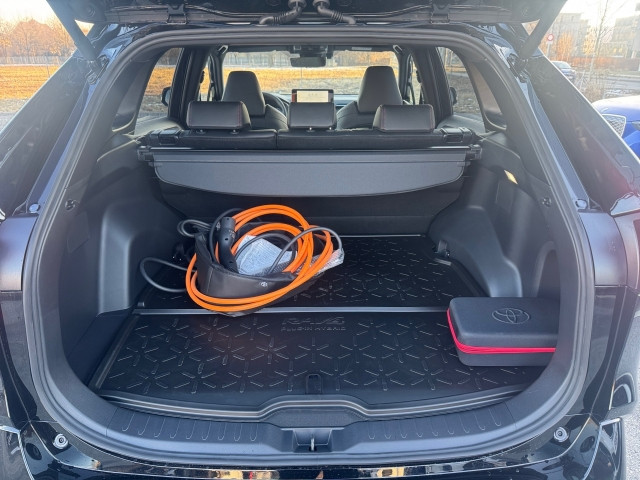 Bild 7: Toyota RAV4 Active 2,5, 306 PS 4x4 Plug-In