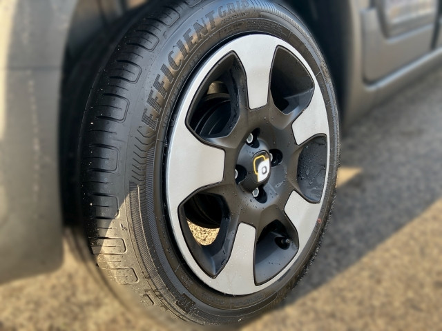 Bild 4: Fiat Panda 4x2 FireFly Hybrid 70 Pandina