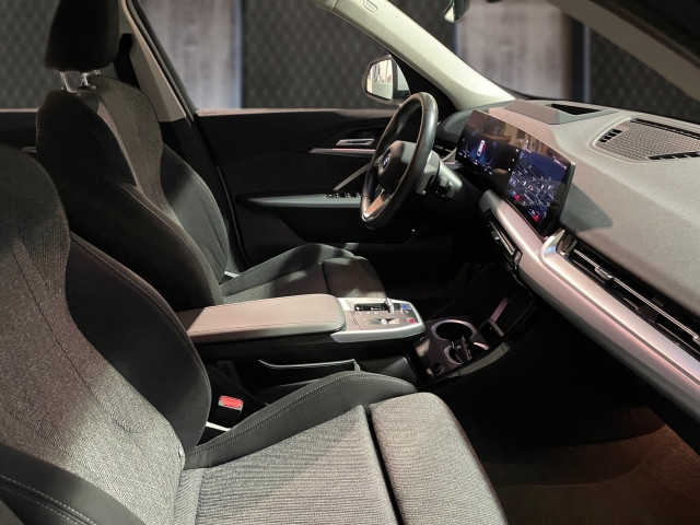 Bild 5: BMW iX1 xDrive30 U11