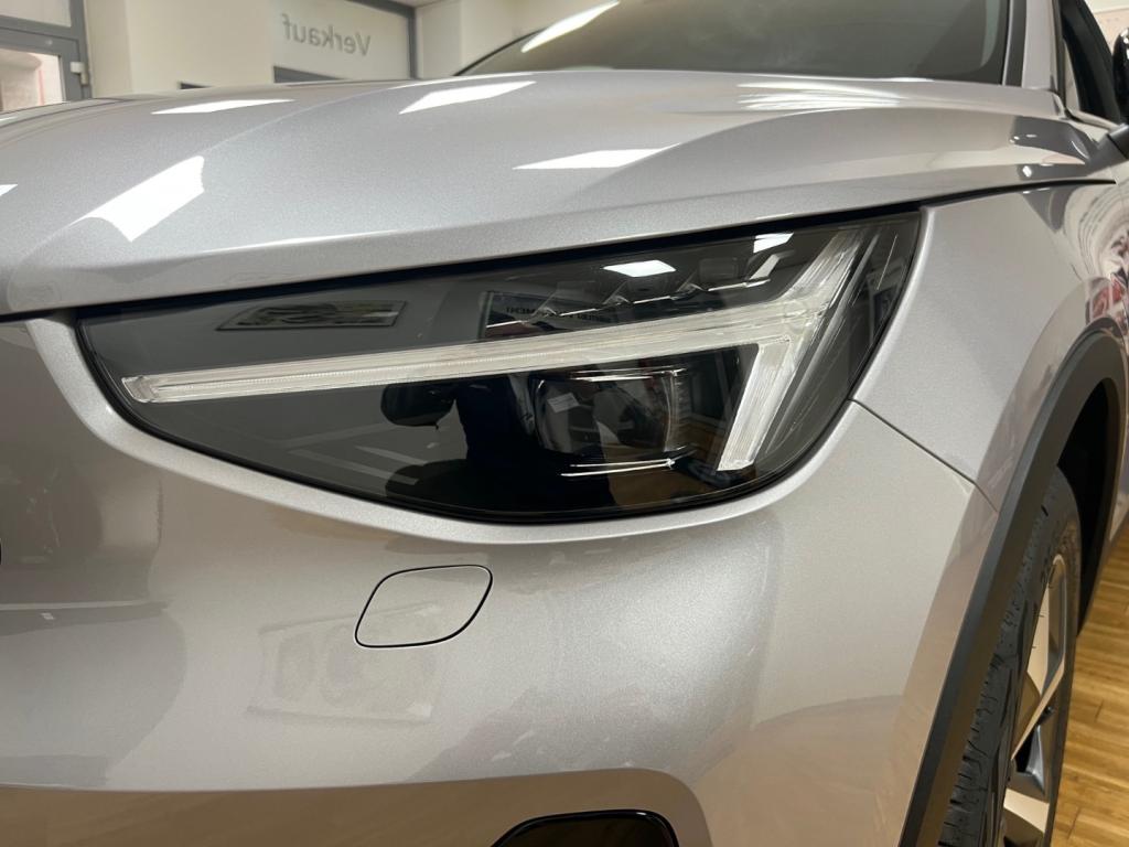 Bild 11: VOLVO PKW XC40 B3 Mild Hybrid Plus Dark