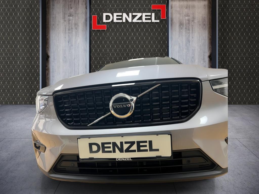 Bild 12: Volvo XC40 B3 Mild Hybrid Plus Dark