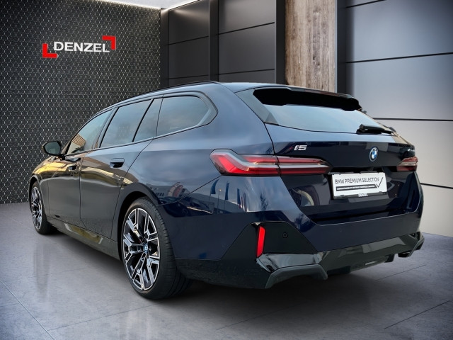 Bild 2: BMW i5 eDrive40 Touring G61