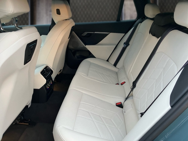 Bild 8: BMW i5 eDrive40 Touring G61