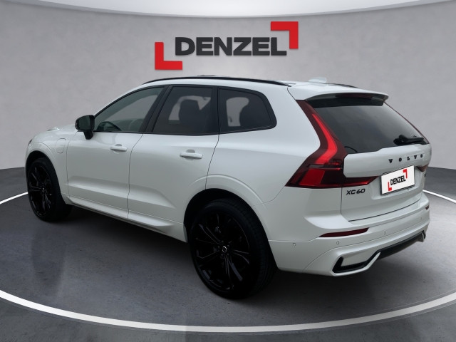 Bild 2: VOLVO PKW XC60 Black Edition Plus, T6 AWD Plug-in Hybrid, Elektrisch/B