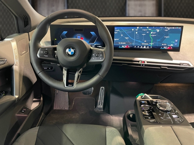 Bild 6: BMW PKW i-Serie iX xDrive60