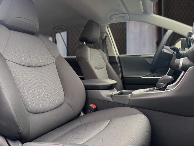 Bild 5: Toyota RAV4 Active Drive 2,5, 222 PS 4x4 Hybrid