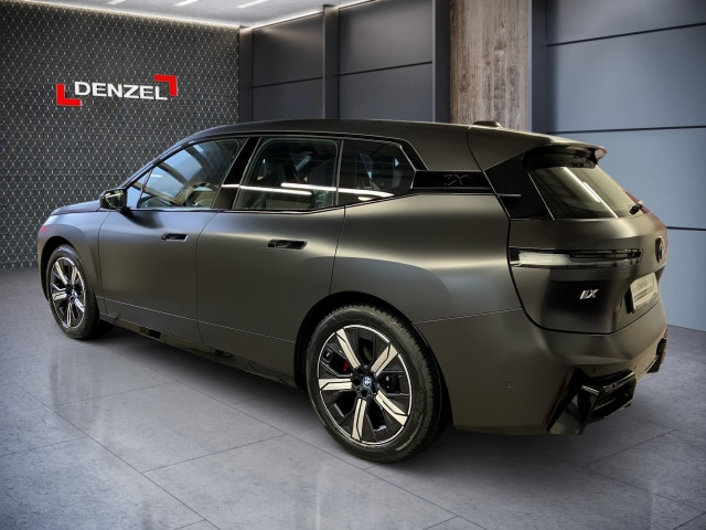 Bild 2: BMW PKW i-Serie iX xDrive60