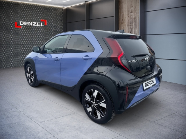 Bild 2: Toyota AYGO X 1,5 l Lounge CVT