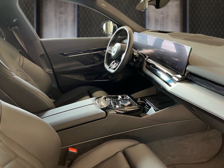 Bild 5: BMW 550e xDrive Limousine G60 XB1