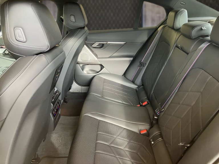 Bild 8: BMW 550e xDrive Limousine G60 XB1