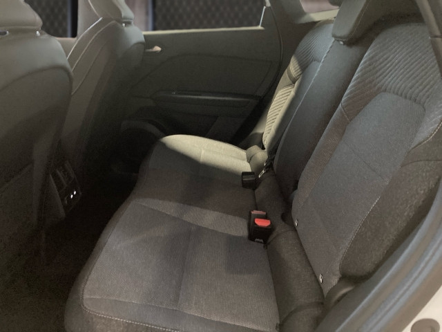 Bild 8: Mitsubishi Grandis 1,3 Petrol Intense S+C+T 26