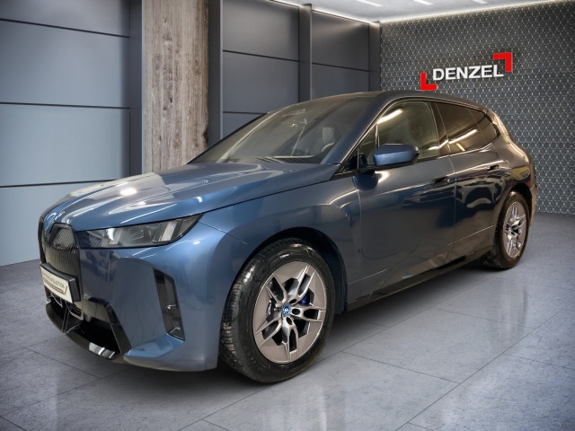 Bild 1: BMW PKW i-Serie iX xDrive45