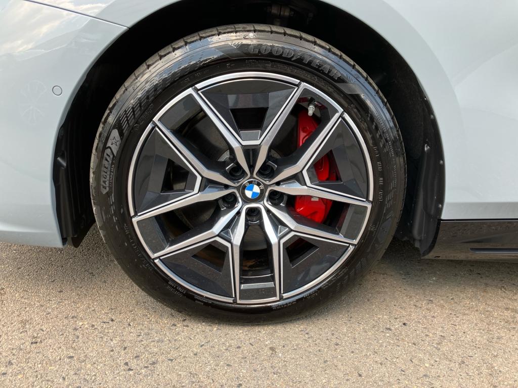 Bild 7: BMW i5 xDrive40 Touring