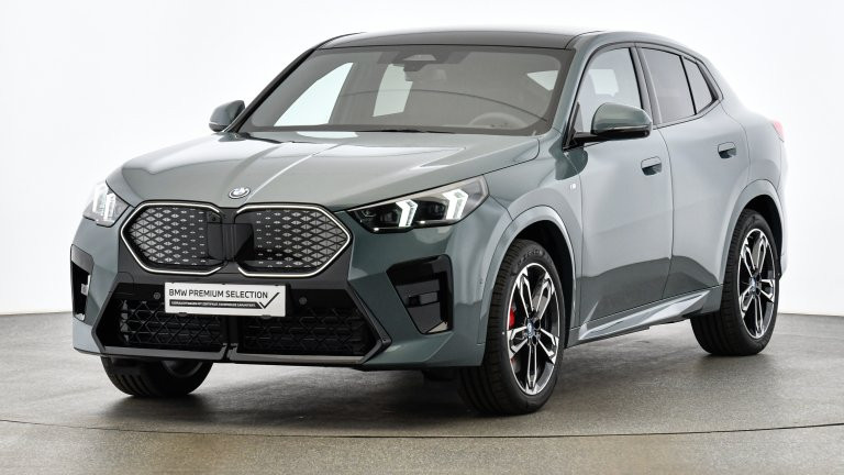 Bild 0: BMW iX2 eDrive 20 U10