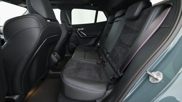 Bild 14: BMW iX2 eDrive 20 U10