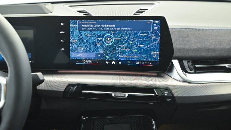 Bild 2: BMW iX2 eDrive 20 U10