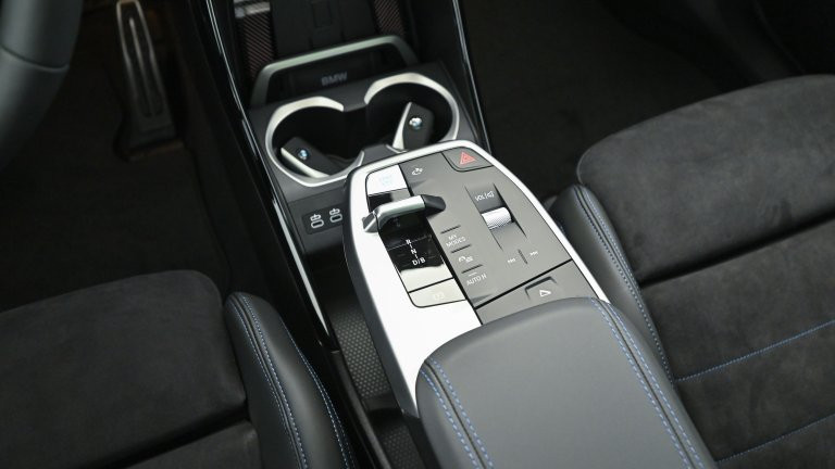 Bild 3: BMW iX2 eDrive 20 U10