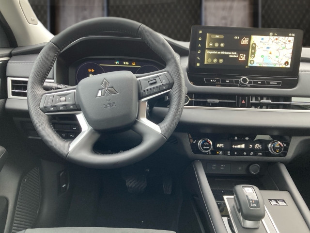 Bild 6: Mitsubishi Outlander PHEV 2,4 4WD Intense AT 25