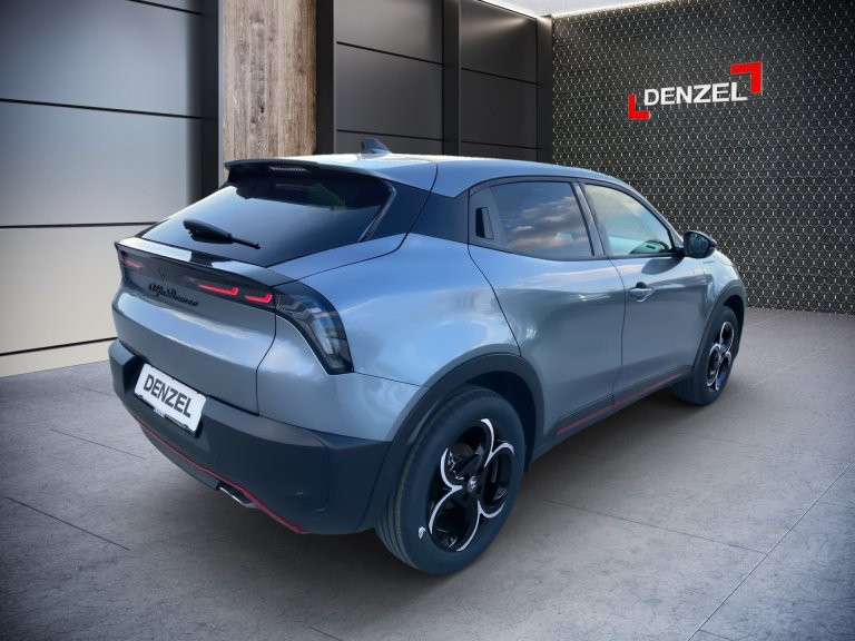 Bild 3: Alfa Junior Ibrida Speciale 1.2 136PS MHEV FWD