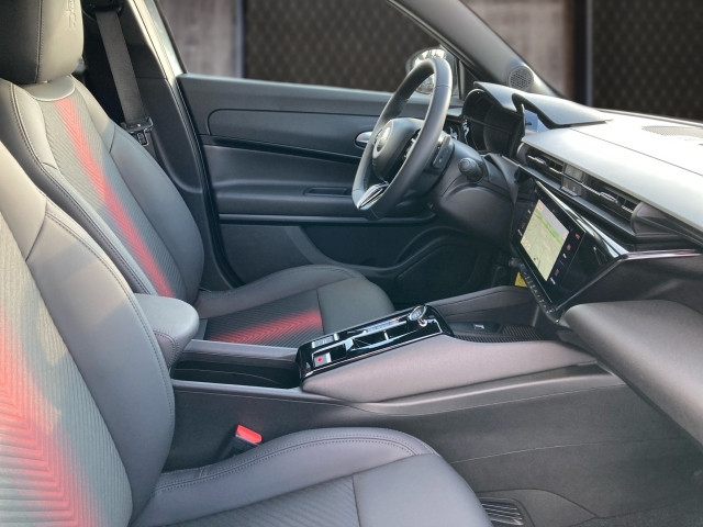 Bild 5: Alfa Junior Ibrida Speciale 1.2 136PS MHEV FWD