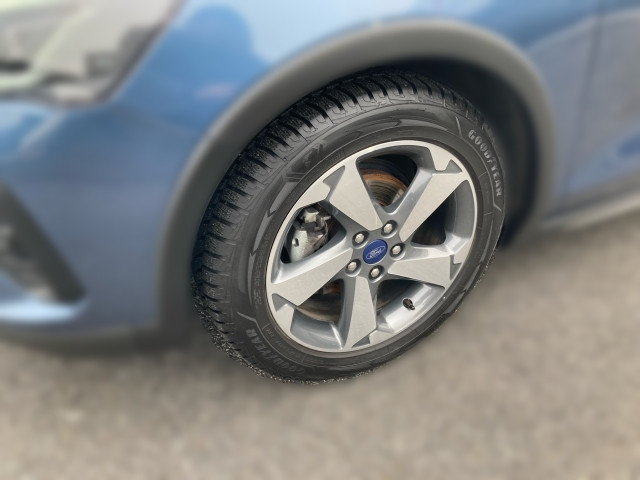 Bild 4: Ford Focus Turnier 1,0 EcoBoost Hybrid Active Vignale Aut.