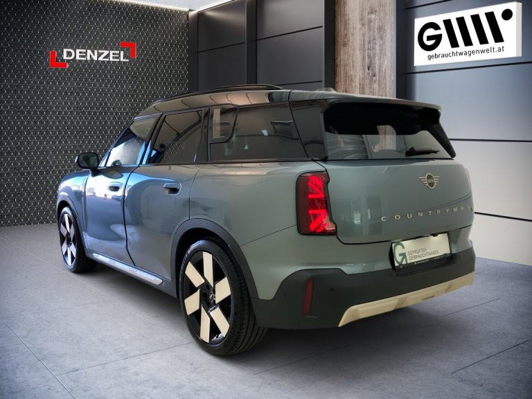 Bild 2: Mini Countryman SE ALL4 U25 XE2