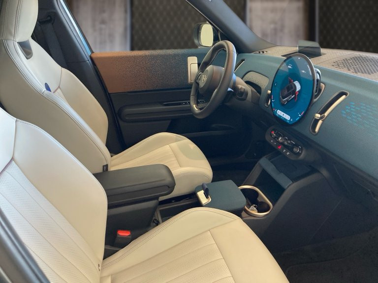 Bild 5: Mini Countryman SE ALL4 U25 XE2