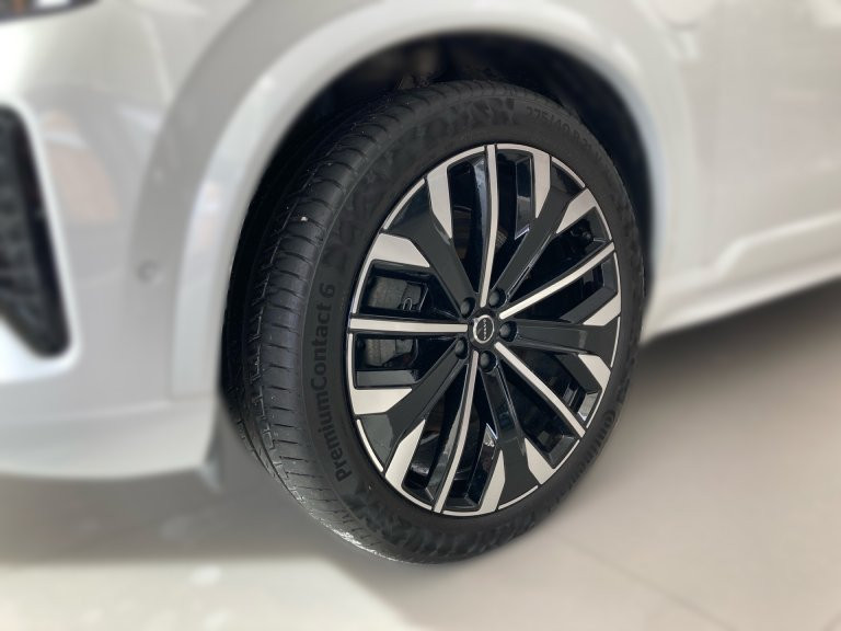 Bild 4: VOLVO PKW XC90 Ultra, T8 AWD Plug-in Hybrid, Dark, 7 Sitze